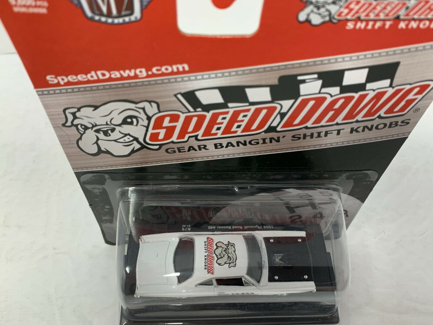 M2 Machines Speed Dawg Shift Knobs 1969 Plymouth Road Runner 440 1:64 Diecast