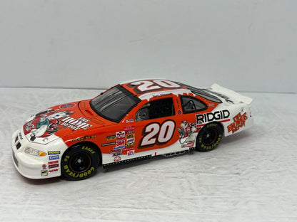 Action Nascar #20 Tony Stewart Home Depot Coca-Cola Polar Bear 2001 1:24 Diecast