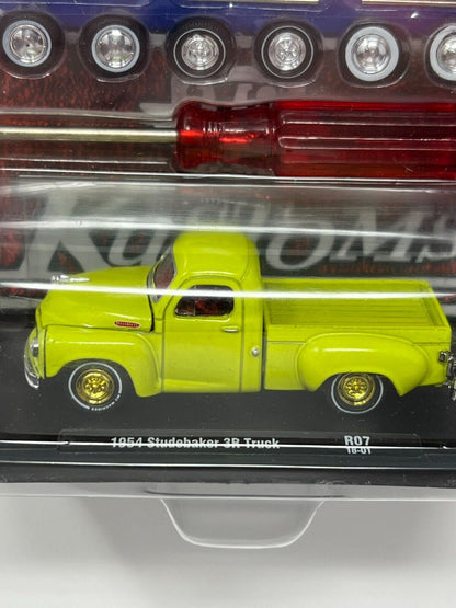 M2 Machines Auto-Wheels Chase 1954 Studebaker 3R Truck R07 1:64 Diecast