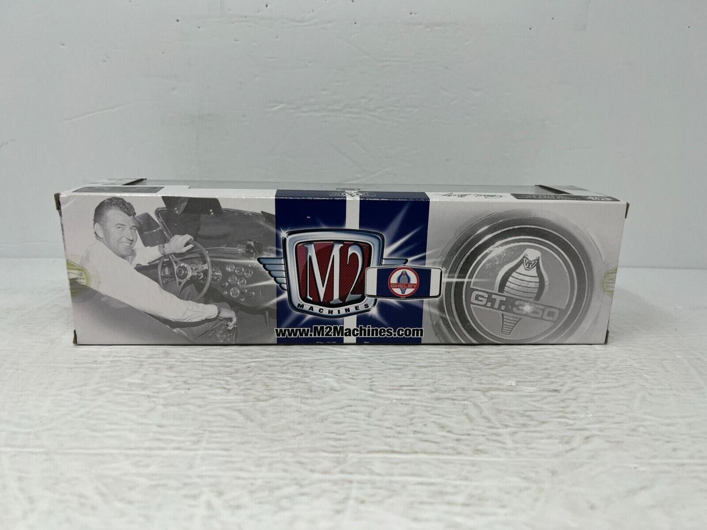M2 Machines Auto-Haulers Ford C-600 & 1966 Shelby G.T. 350 CHASE 1:64 Diecast