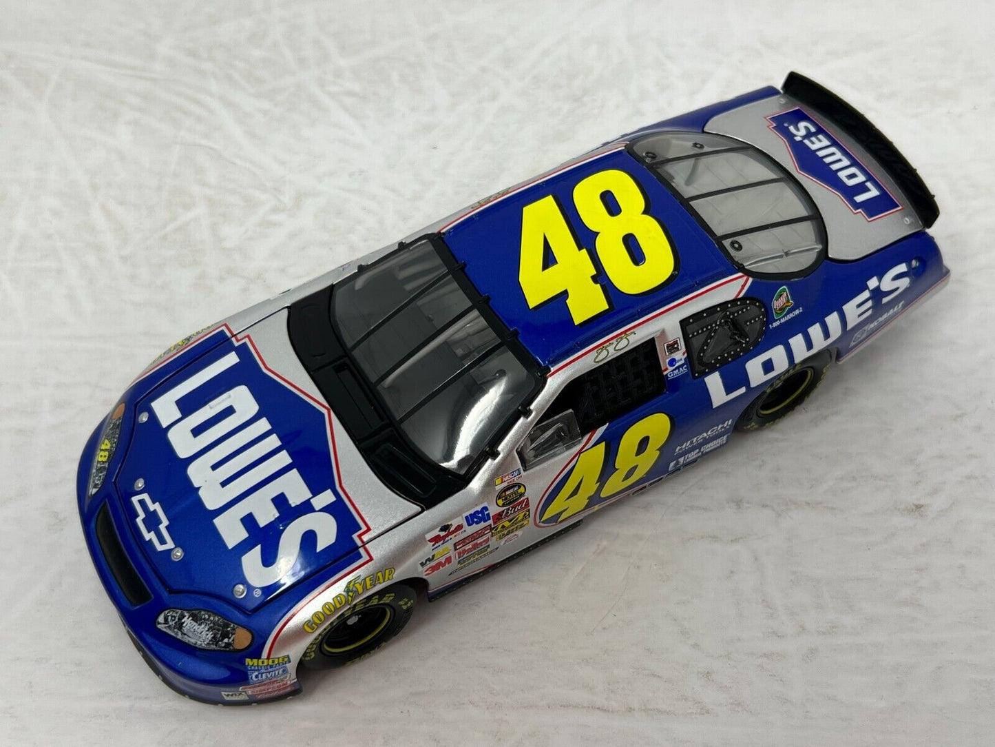 Action Nascar #48 Jimmie Johnson Lowe's GM Dealers 2005 Monte Carlo 1:24 Diecast