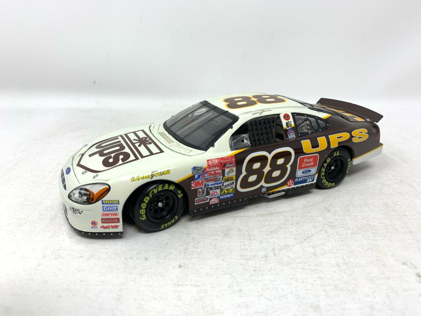 Action Nascar #88 Dale Jarrett UPS Racing 2001 Ford Taurus 1:24 Diecast