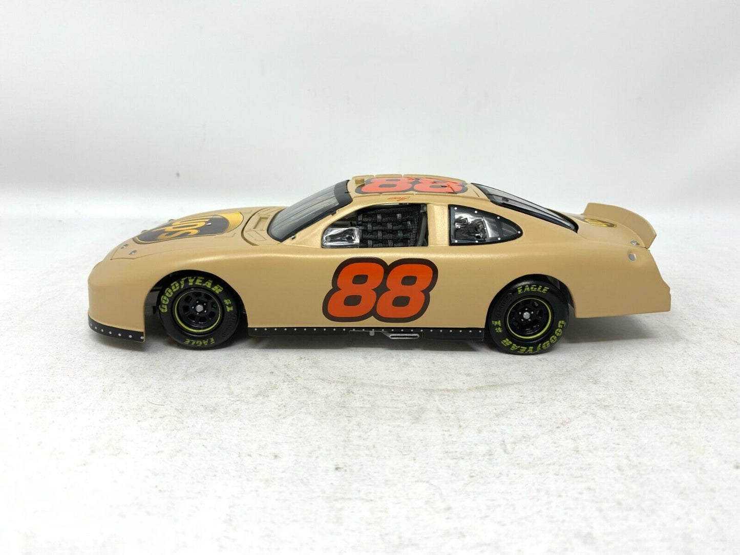 Action Nascar #88 Dale Jarrett UPS Test Car 2005 Ford Taurus 1:24 Diecast