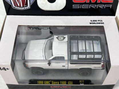 M2 Machines 1998 GMC Sierra 1500 4x4 164 Diecast