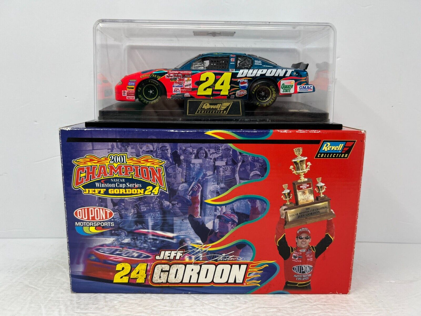 Revell Nascar #24 Jeff Gordon Dupont Winston Cup 2001 Chevy 1:24 Diecast