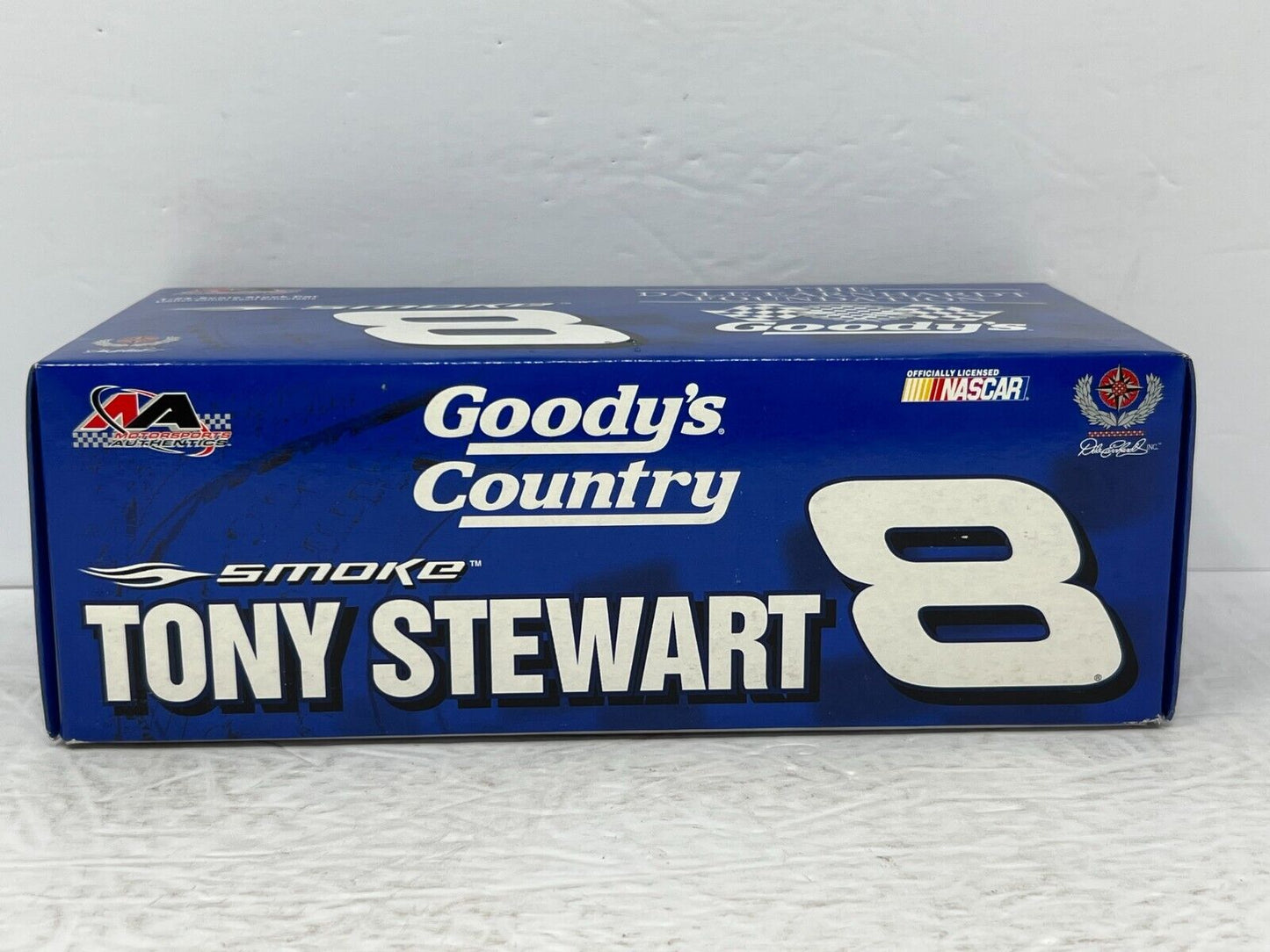 Motorsports Authentics #8 Tony Stewart Goody's GM Dealers 2006 1:24 Diecast