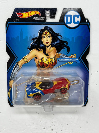 Hot Wheels Character Cars DC Wonder Woman 1:64 Diecast