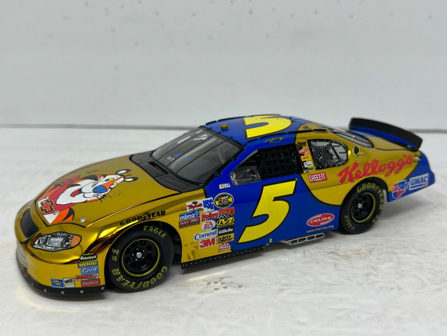 Action Nascar #5 Kyle Busch Kellogg's 2005 Monte Carlo Color Chrome 1:24 Diecast