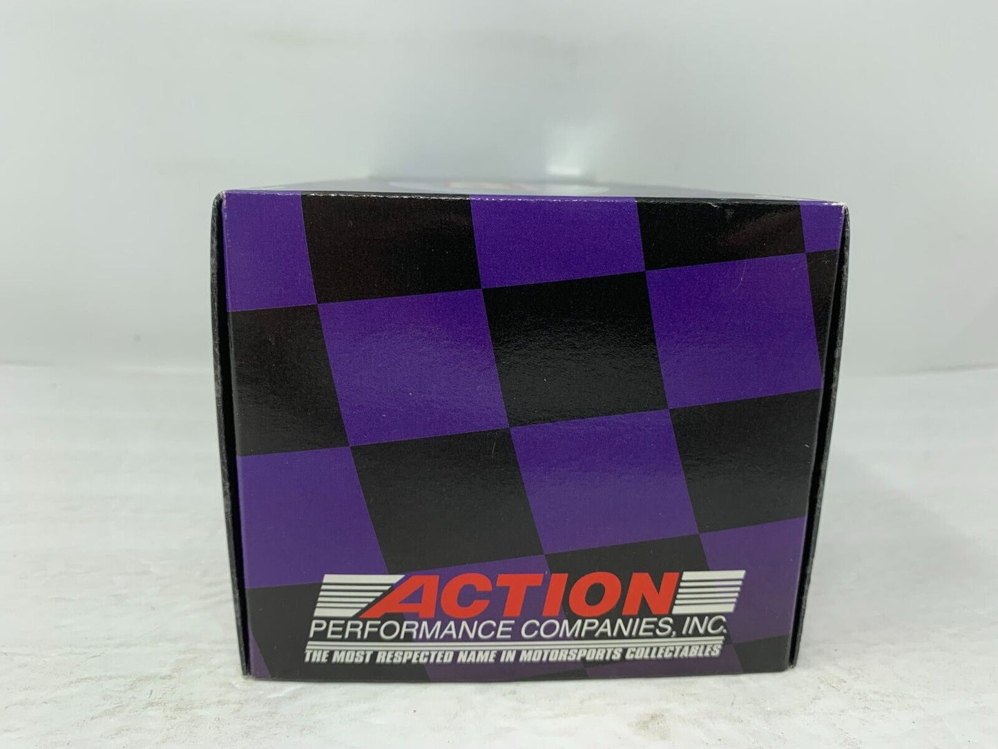 Action Nascar #23 Jimmy Spencer Smokin' Joes 1997 Ford Thunderbird 1:24 Diecast