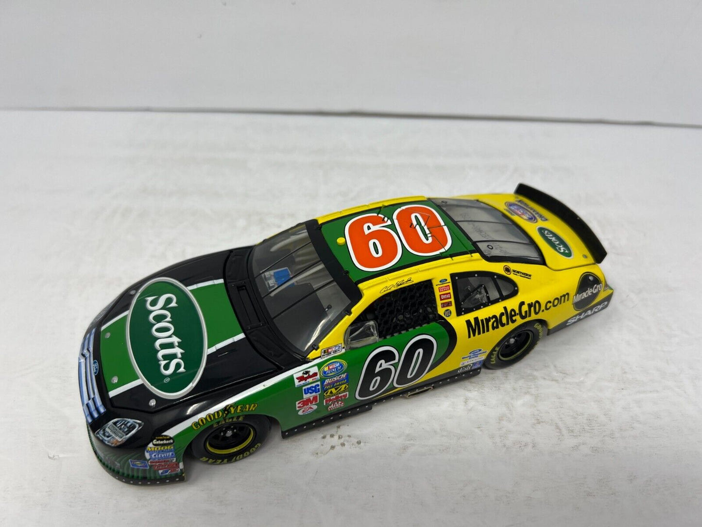 Action Nascar #60 Carl Edwards Scotts Busch Champion 2007 Fusion 1:24 Diecast