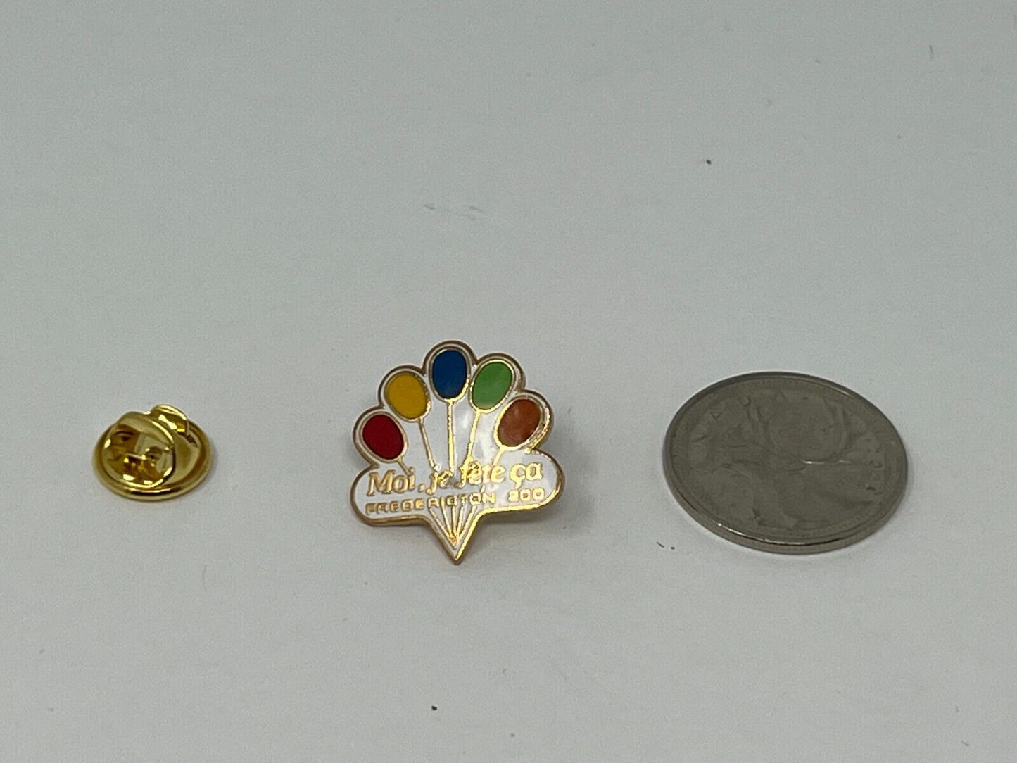 Moi, je fête ça Fredericton 200 Souvenir Cities & States Lapel Pin SP1