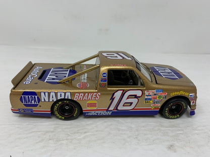 Action Nascar #16 Ron Hornaday Napa Gold 1997 Chevy Race Track BANK 1:24 Diecast