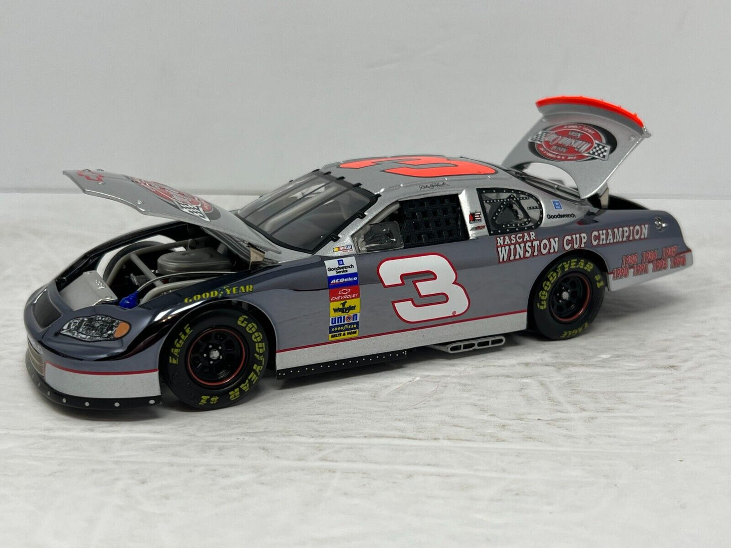 Action Nascar Dale Earnhardt Sr. Victory Lap 7x Champion GM Dealers 1:24 Diecast