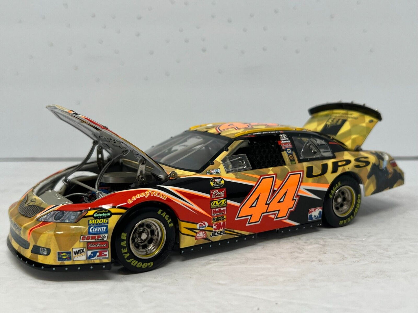 RCCA Owners Elite Nascar #44 Dale Jarrett UPS Kentucky Derby Camry 1:24 Diecast