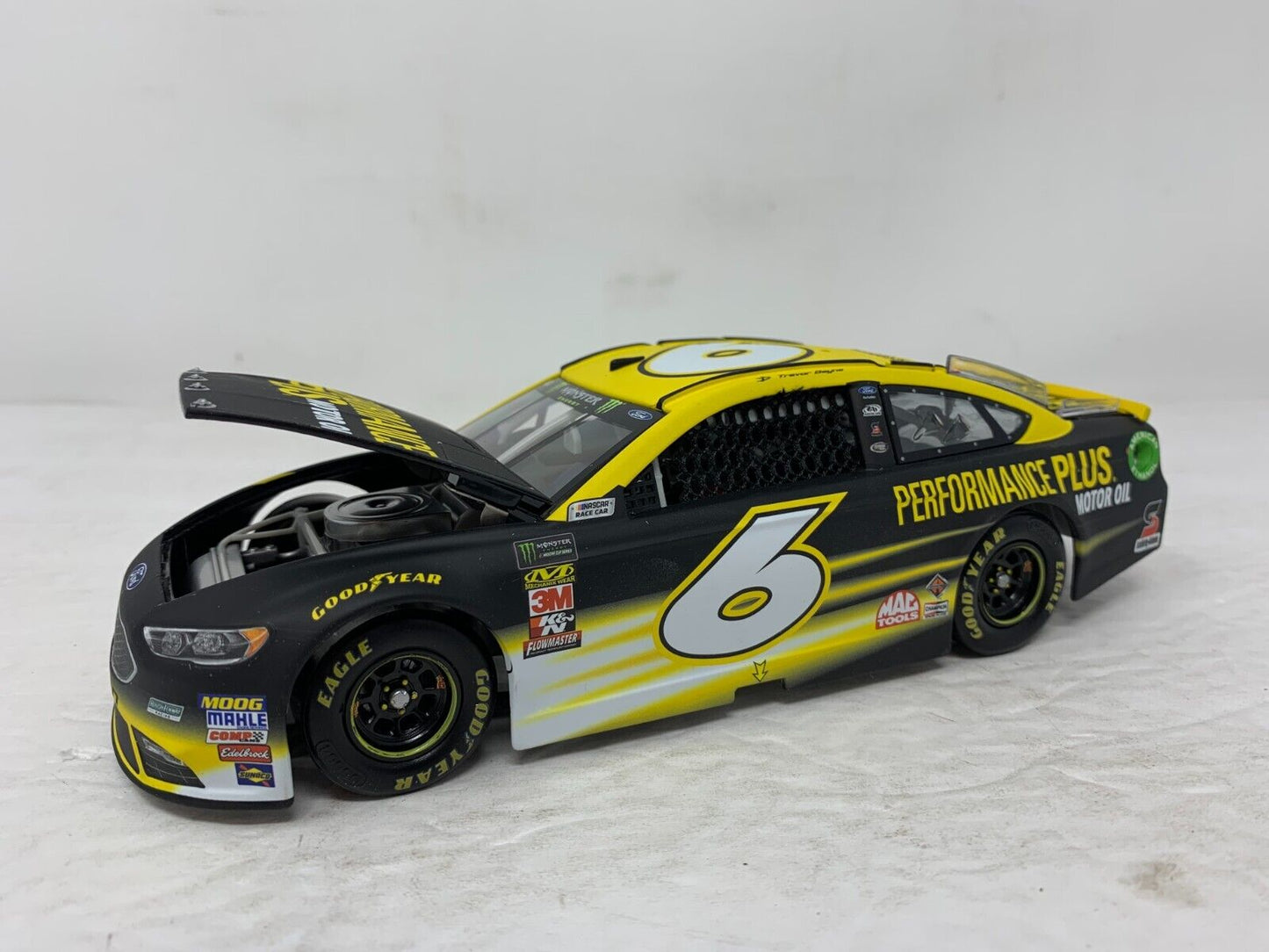 Lionel Raing Nascar #6 Trevor Bayne Performance Plus Ford Fusion 1:24 Diecast