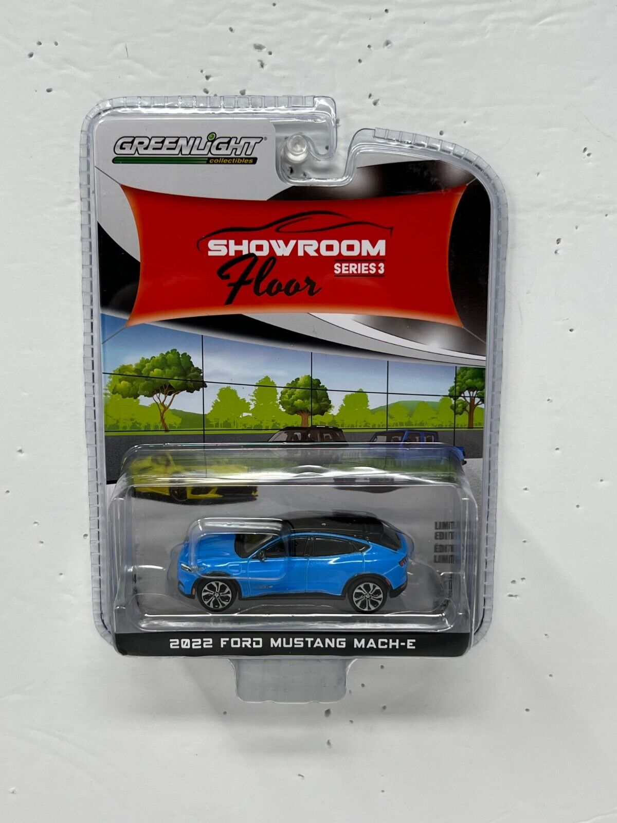 Greenlight Showroom Floor 2022 Ford Mustang Mach-E 1:64 Diecast