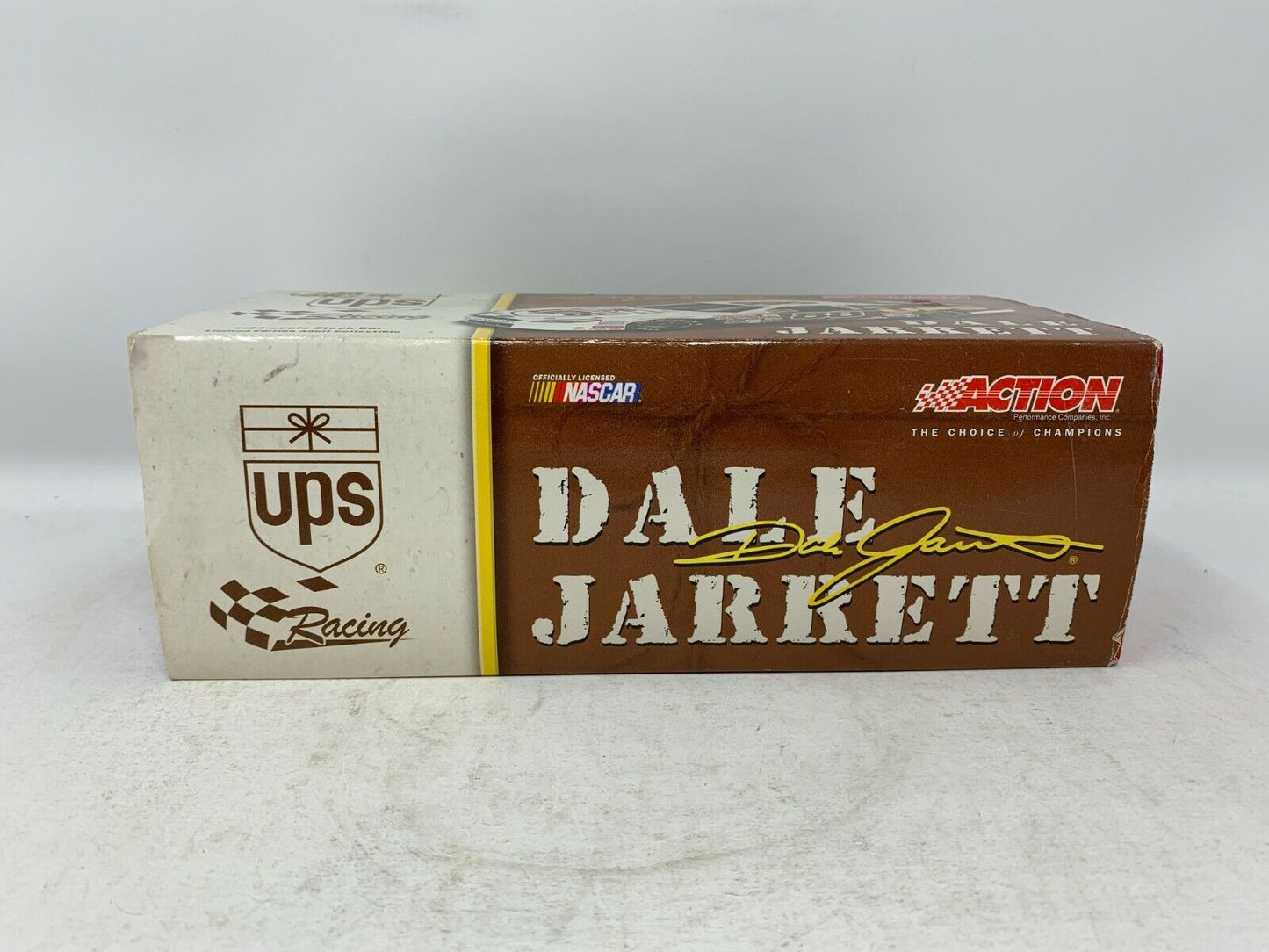 Action Nascar #88 Dale Jarrett UPS Racing 2001 Ford Taurus 1:24 Diecast