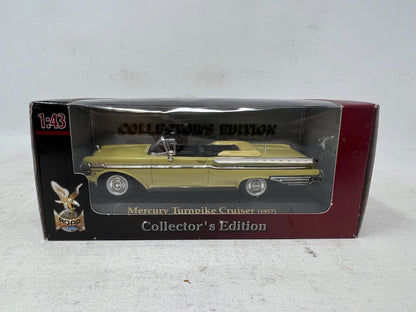 Yatming Road Signature 1957 Mercury Turnpike Cruiser 1:43 Diecast