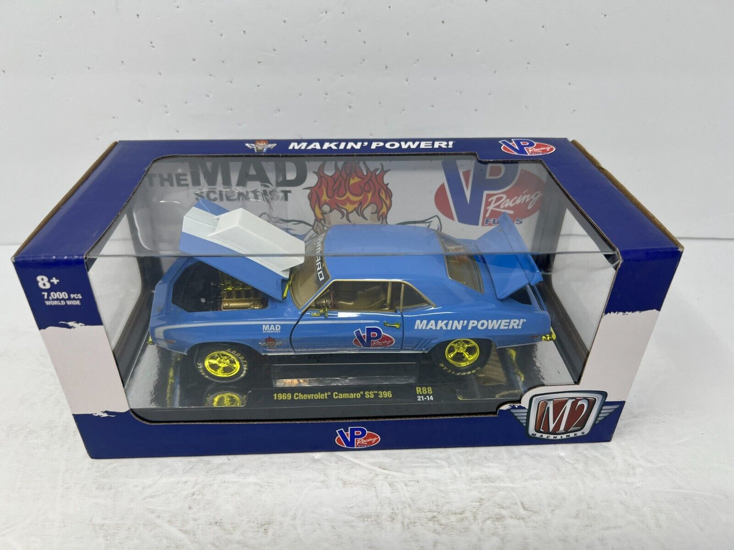 M2 Machines CHASE VP Racing 1969 Chevrolet Camaro SS 396 R88 1:24 Diecast