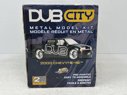Jada Dub City 2000 Chevy S-10 1:24 Diecast Metal Model Kit