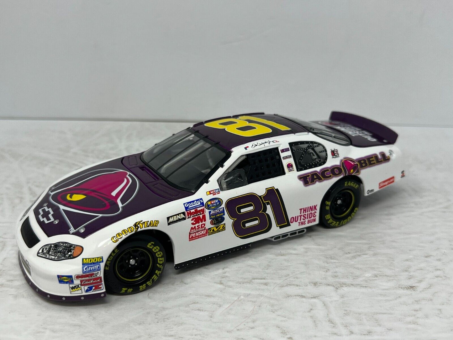 Action Nascar #81 Dale Earnhardt Jr.  Taco Bell GM Dealers 2004 1:24 Diecast