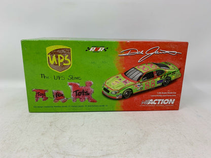 Action Nascar #88 Dale Jarrett UPS Toys for Tots 2005 Ford Taurus 1:24 Diecast