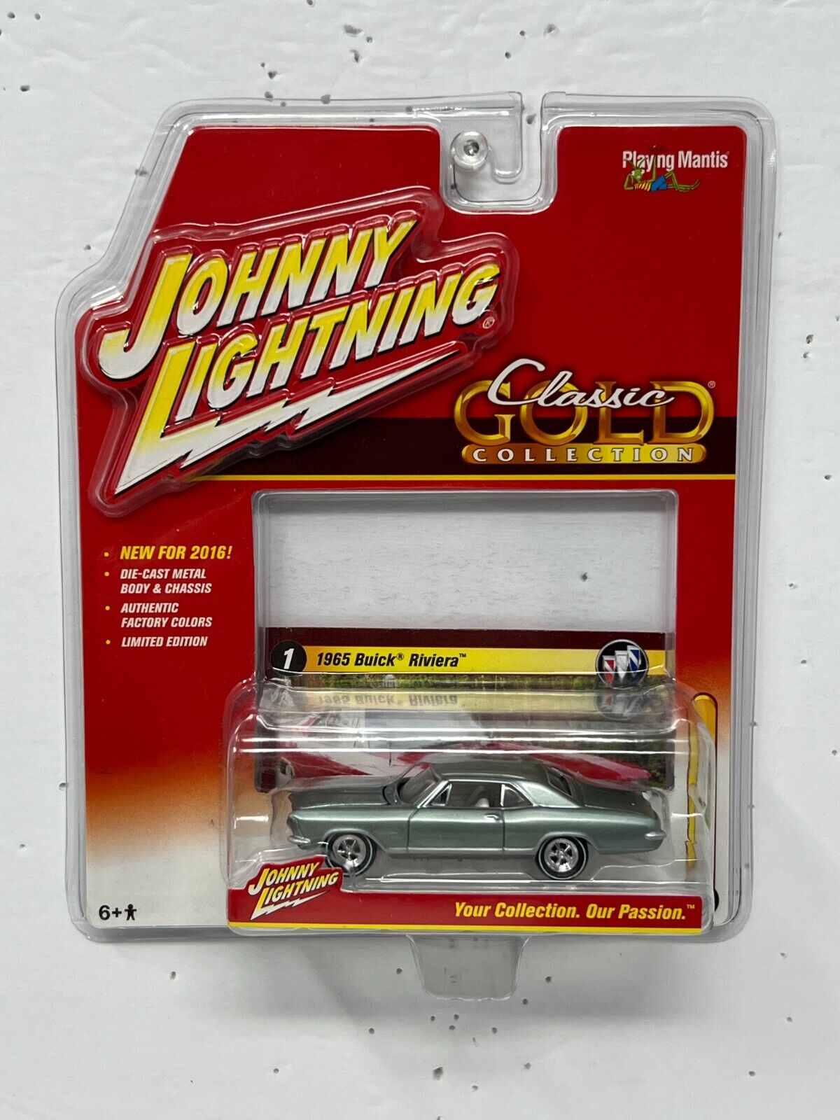 Johnny Lightning Classic Gold Collection 1965 Buick Riviera 1:64 Diecast
