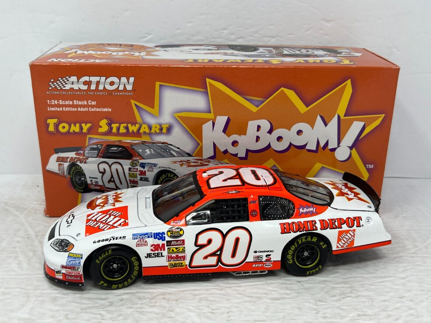 Action Nascar #20 Tony Stewart Home Depot Kaboom GM Dealers 2005 1:24 Diecast