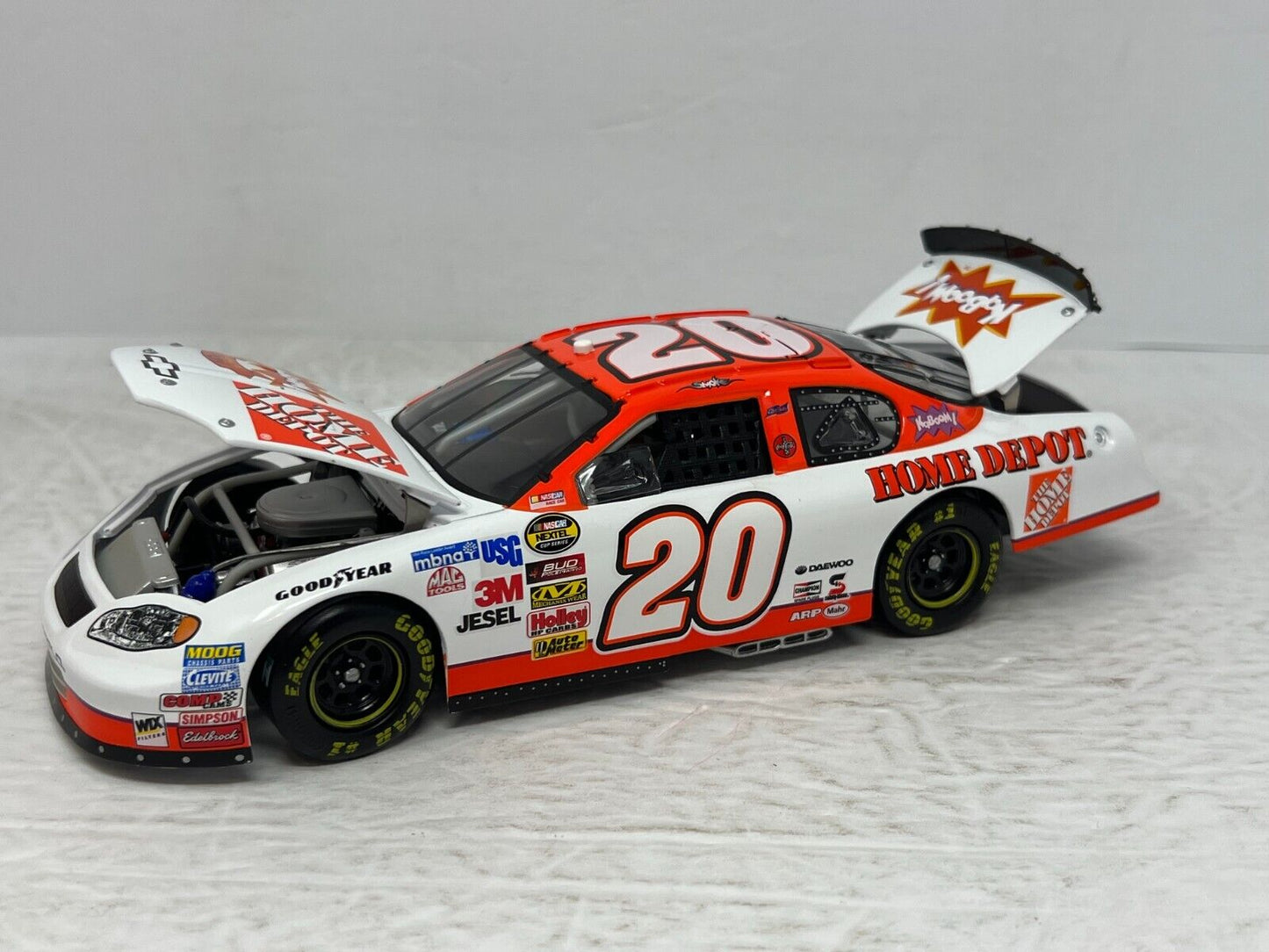 Action Nascar #20 Tony Stewart Home Depot Kaboom GM Dealers 2005 1:24 Diecast