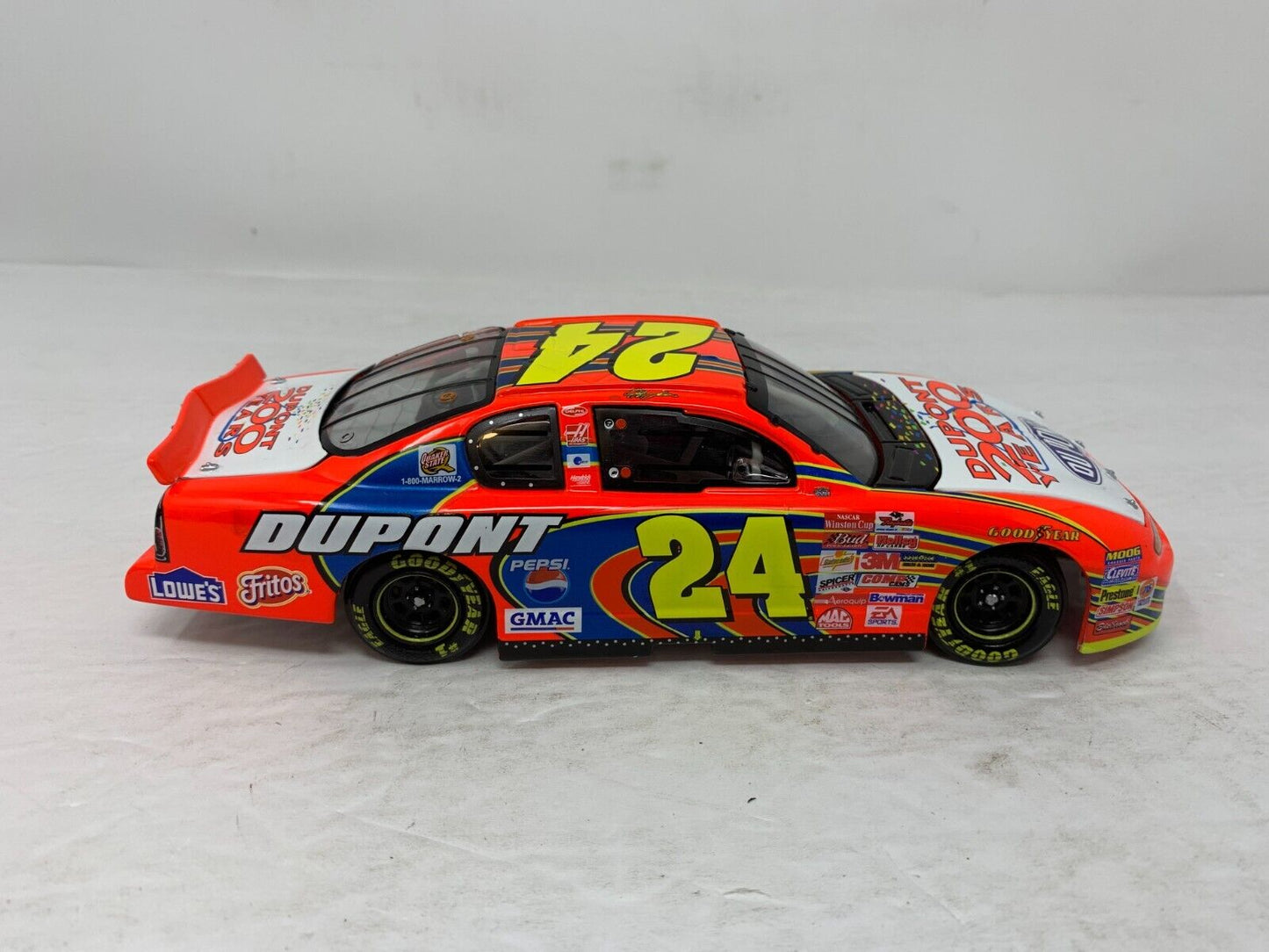 Action Nascar #24 Jeff Gordon DuPont 200th Anniversary 2002 Chevy 1:24 Diecast