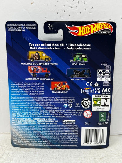 Hot Wheels Premium DC Wonder Woman Mercedes-Benz Sprinter Tourer 1:64 Diecast