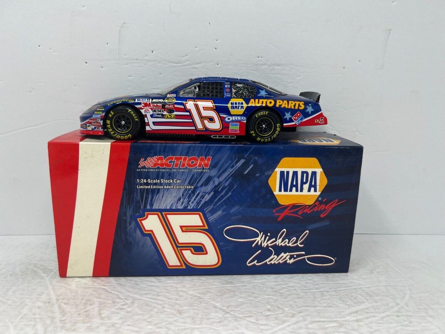 Action Nascar #15 Michael Waltrip NAPA Stars & Stripes GM Dealers 1:24 Diecast