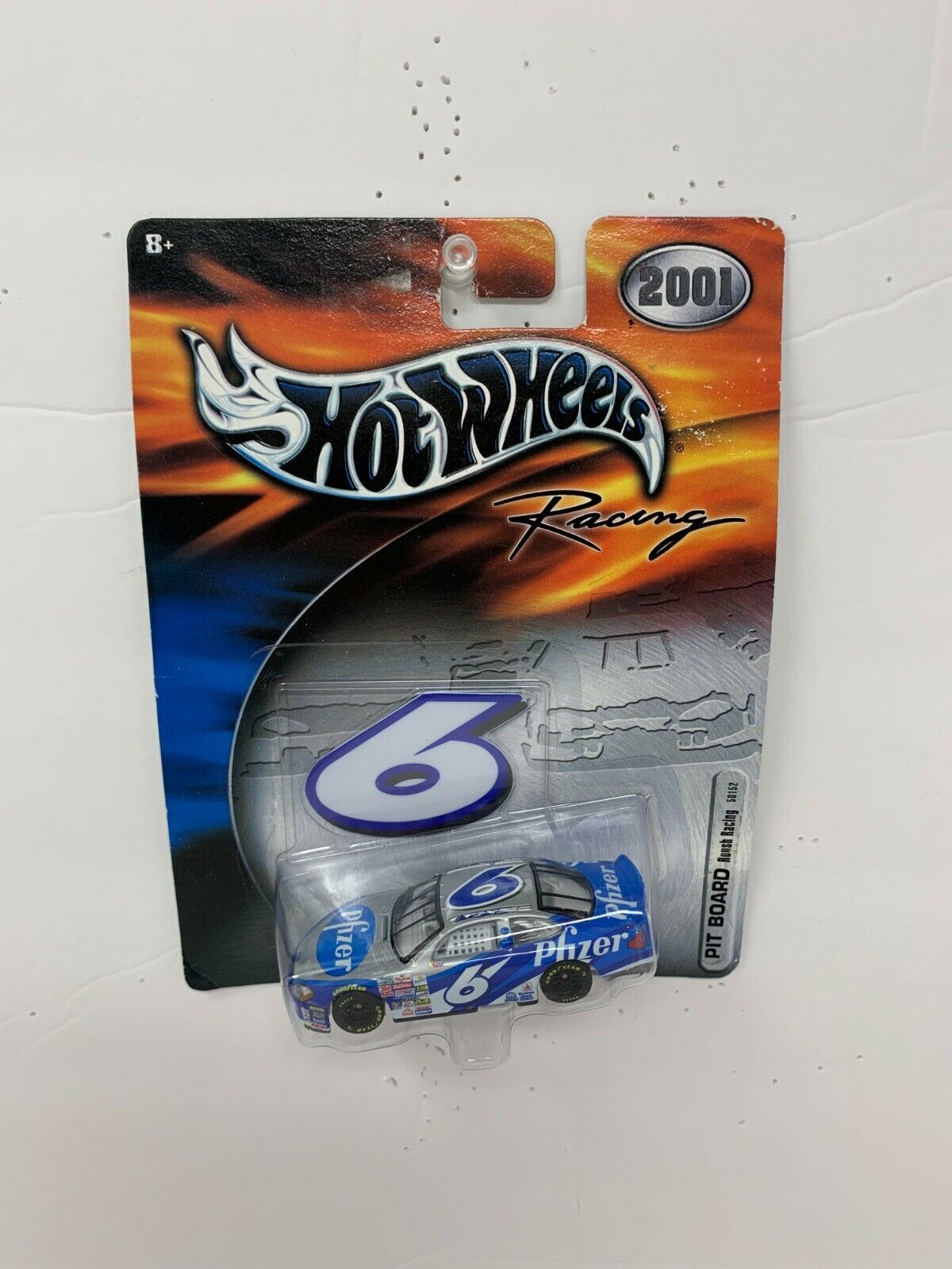 Hot Wheels Racing #6 Pfizer Mark Martin 2001 Ford Taurus 1:64 Diecast