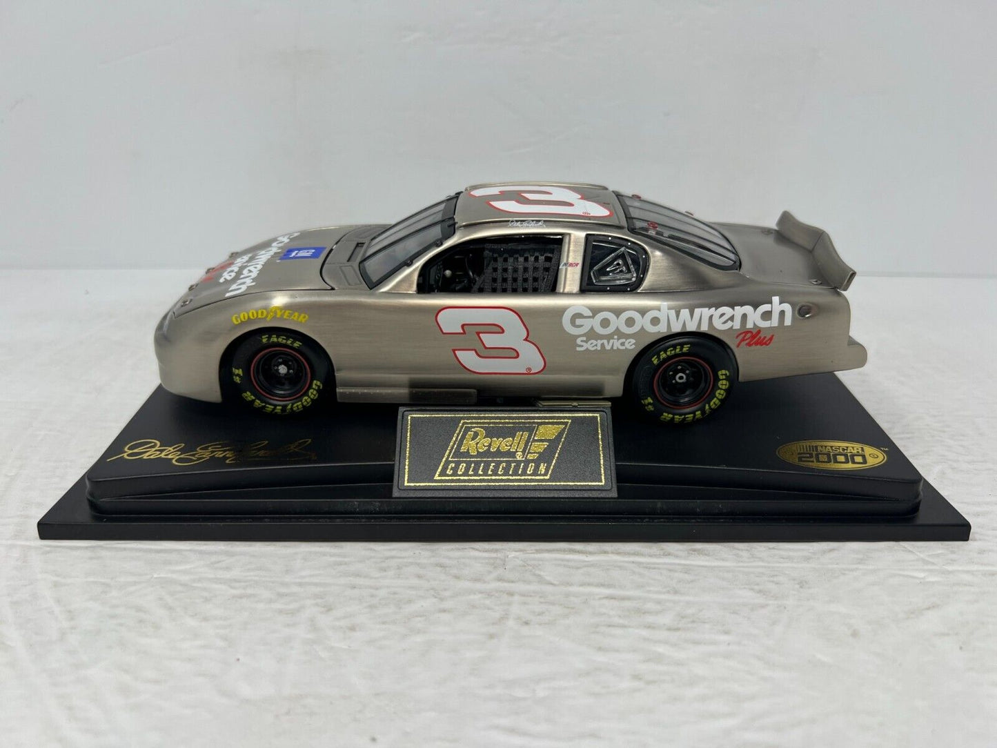 Revell Nascar #3 Dale Earnhardt GM Goodwrench 2000 Chevy Test Car 1:24 Diecast