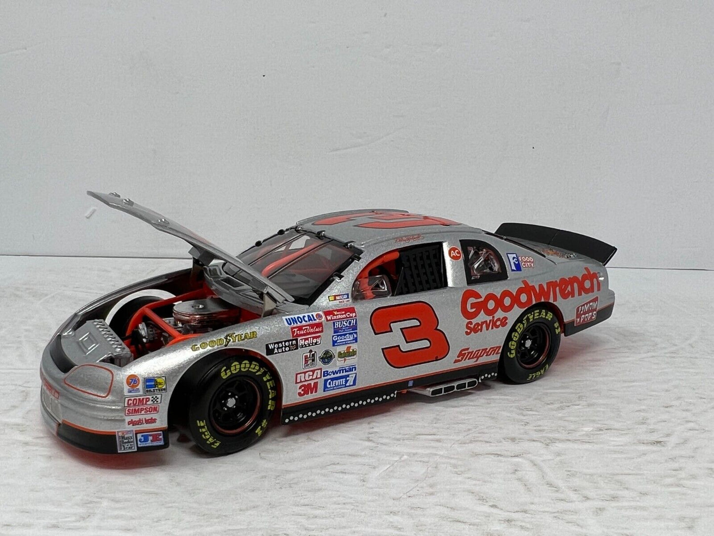Action Nascar #3 Dale Earnhardt Sr. Goodwrench Silver Select BANK 1:24 Diecast