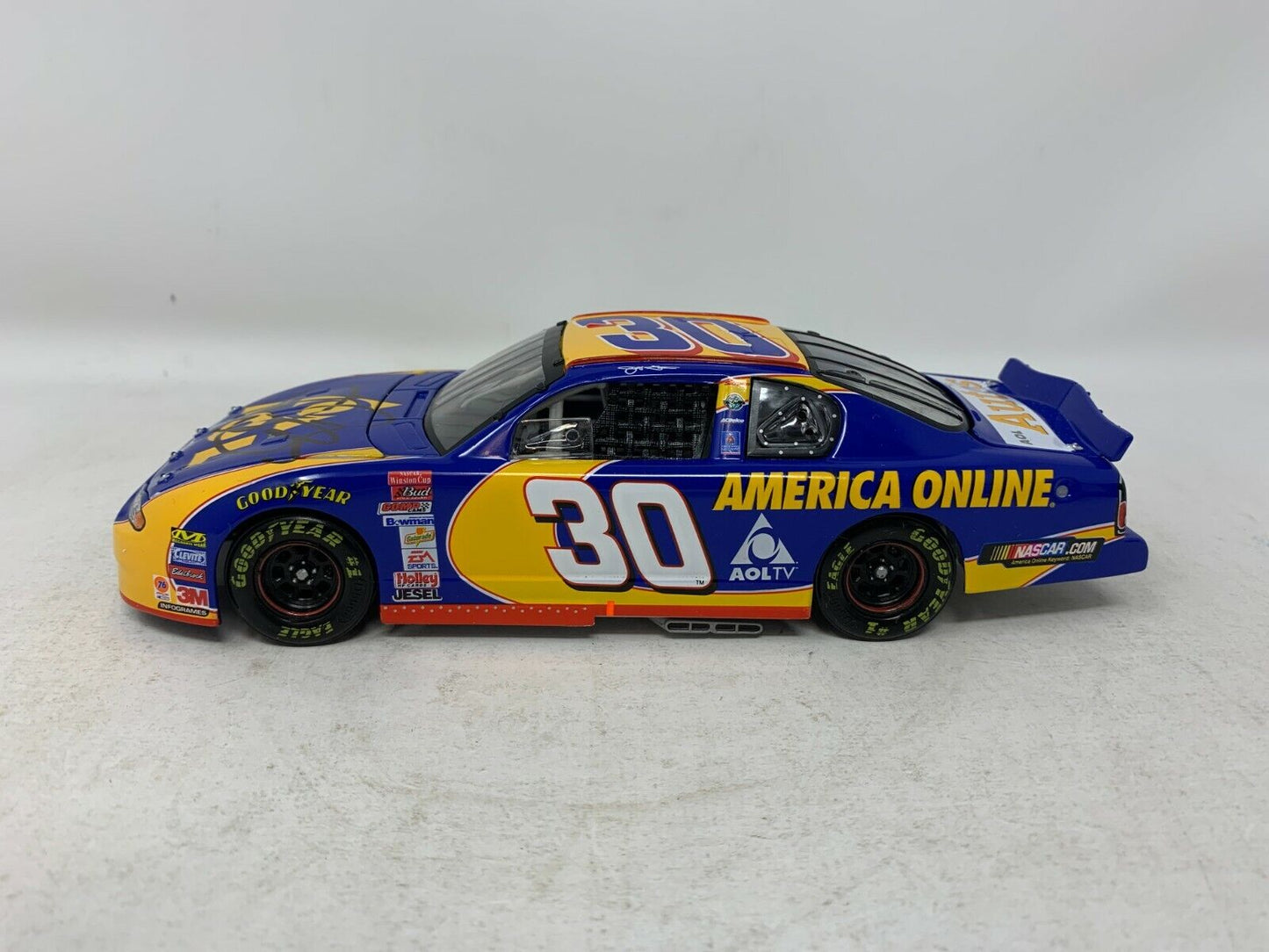 Action Nascar #30 Jeff Green AOL 2002 Monte Carlo 1:24 Diecast Track Auto