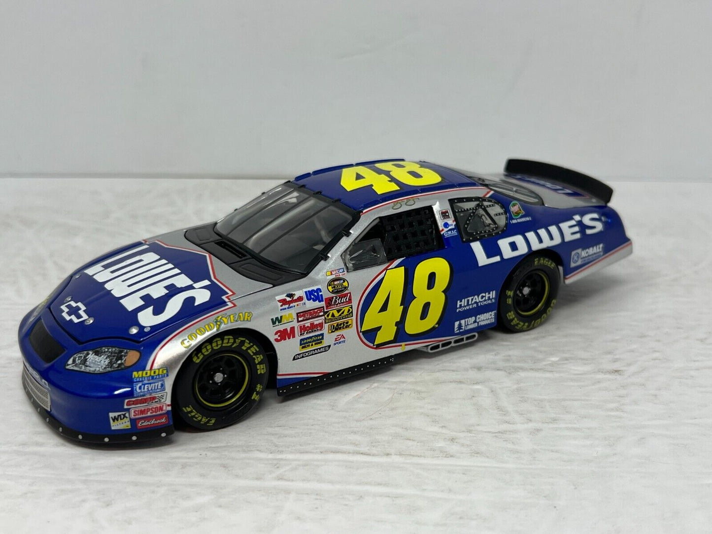 Action Nascar #48 Jimmie Johnson Lowe's GM Dealers 2005 Monte Carlo 1:24 Diecast