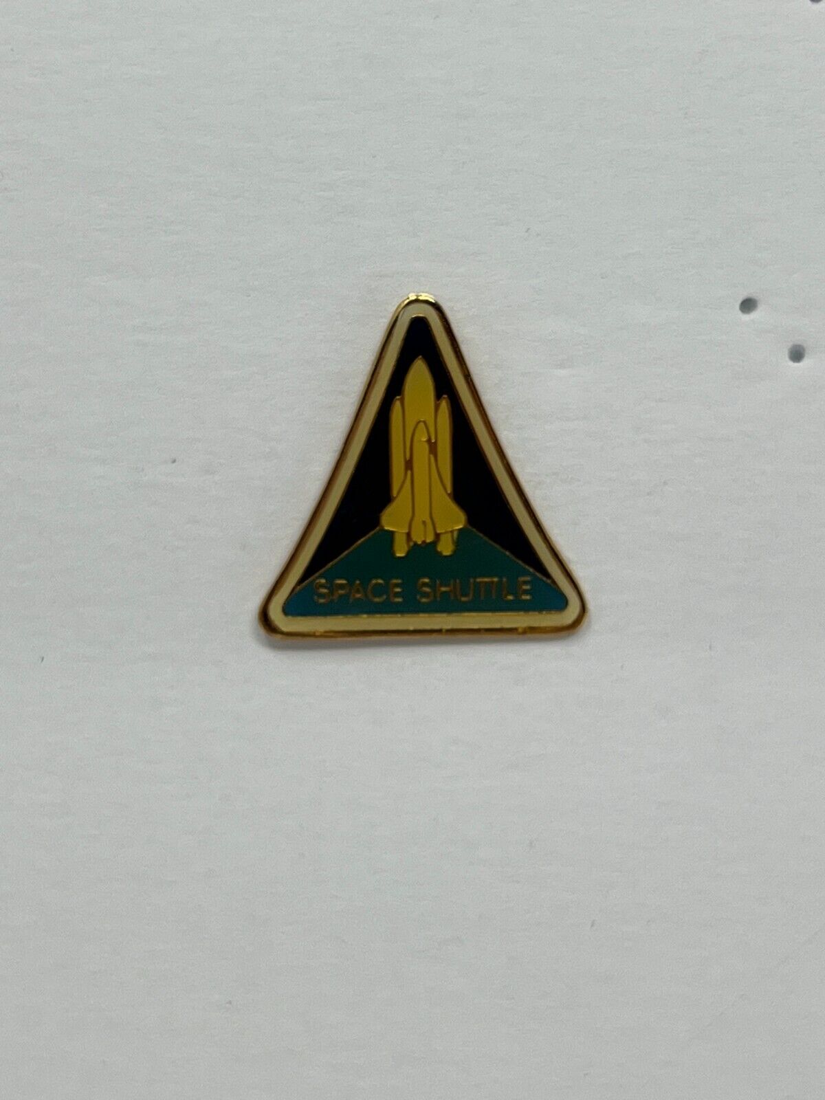 Nasa Space Shuttle Space Program Aviation Lapel Pin P2