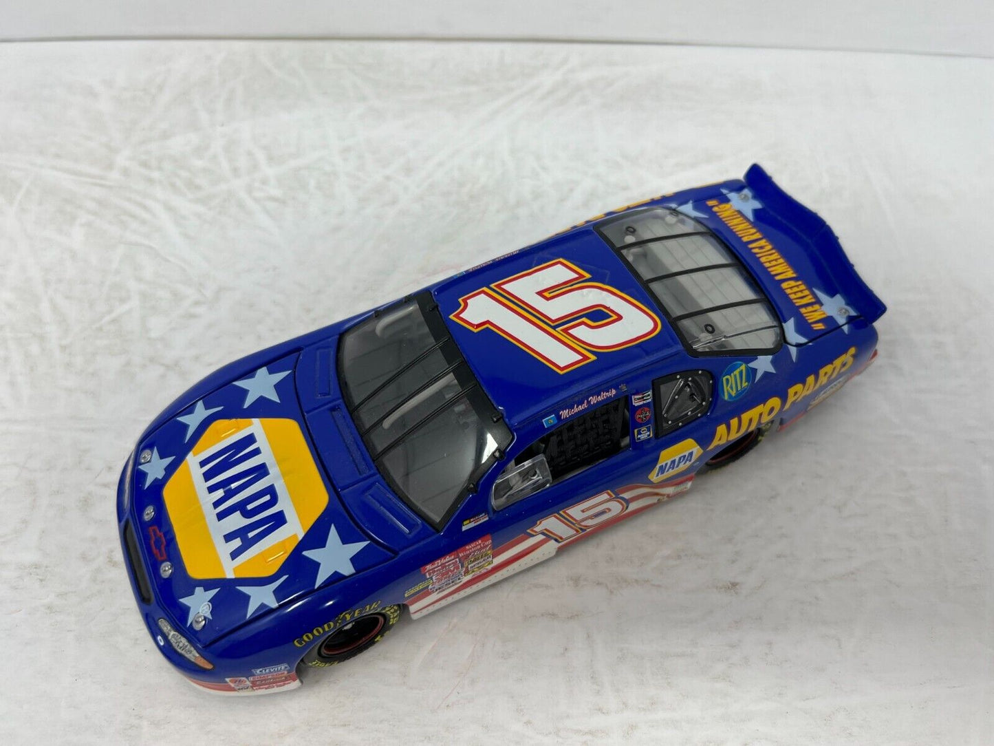 Action Nascar #15 Michael Waltrip NAPA Stars & Stripes 2001 Chevy 1:24 Diecast