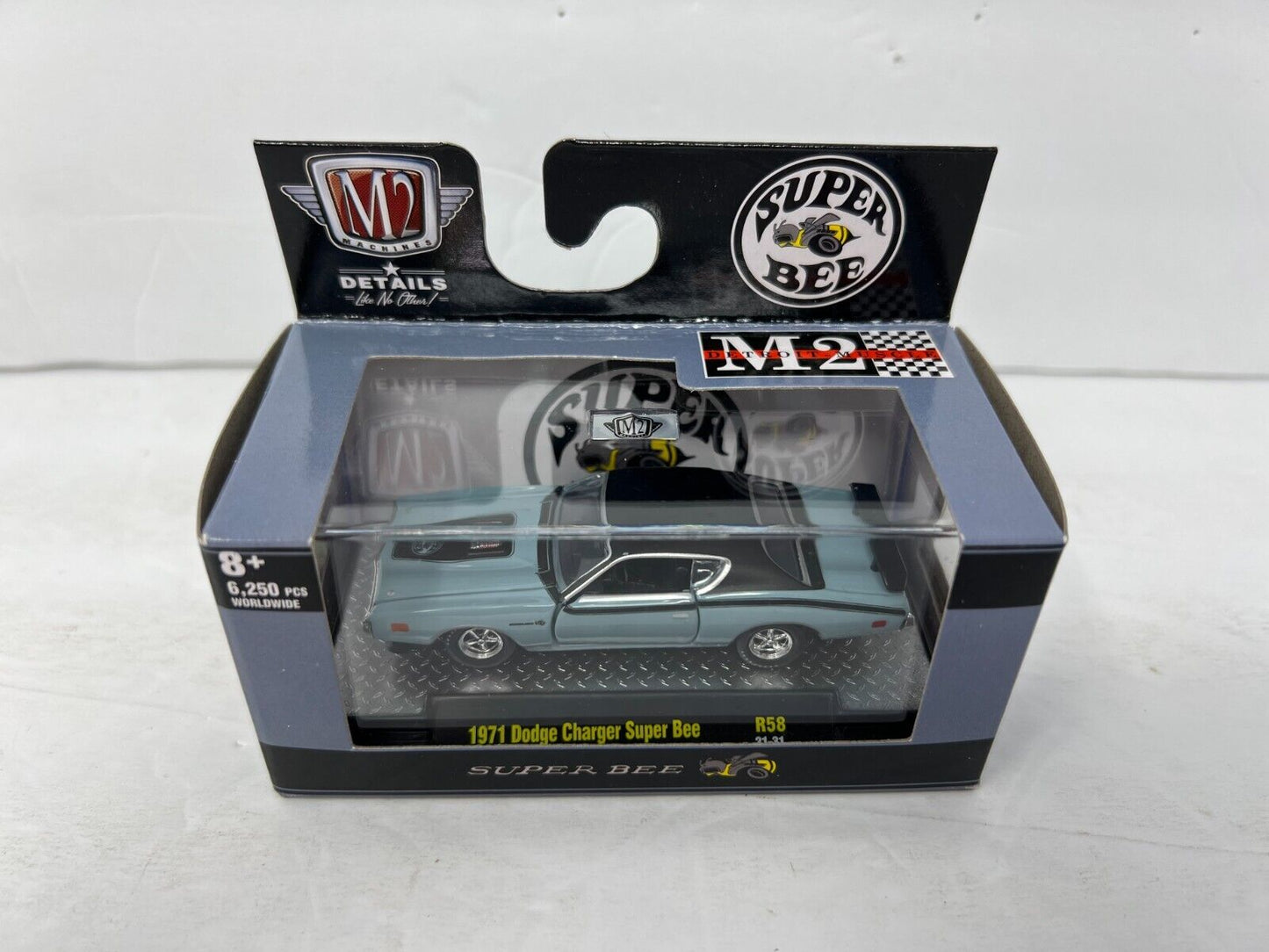 M2 Machines Super Bee 1971 Dodge Charger Super Bee R58 1:64 Diecast