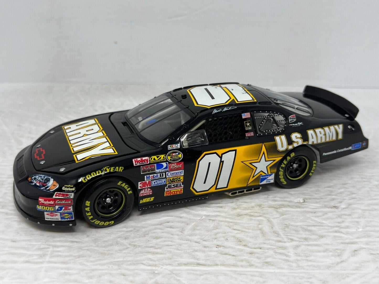 Action Nascar RCCA #1 Mark Martin Army 2007 Chevy Monte Carlo SS 1:24 Diecast