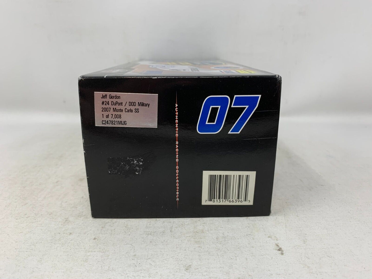 Motorsports Authentics #24 Jeff Gordon Dupont Military Monte Carlo 1:24 Diecast