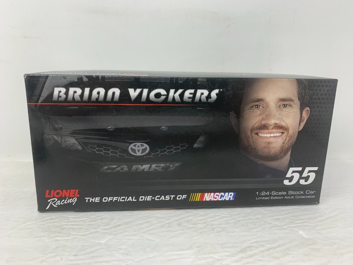 Lionel Racing Nascar #55 Brian Vickers Aaron's 2014 Toyota Camry 1:24 Diecast