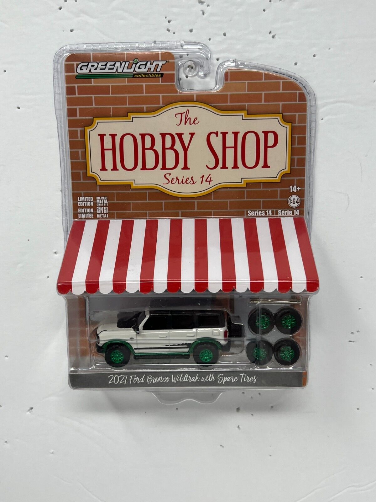 Greenlight The Hobby Shop 2021 Ford Bronco Wildtrak GREEN MACHINE 1:64 Diecast