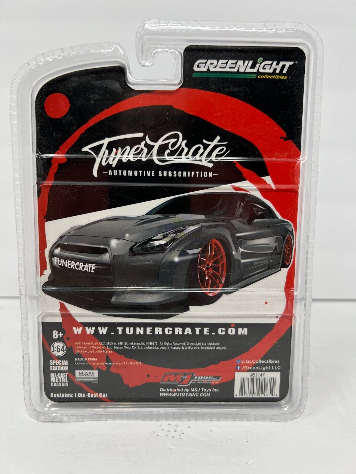 Greenlight Tuner Crate 2016 Nissan GT-R (R35) 1:64 Diecast