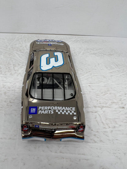 Action Nascar #3 Dale Earnhardt Sr. Oreo Goodwrench GM Dealers 2001 1:24 Diecast