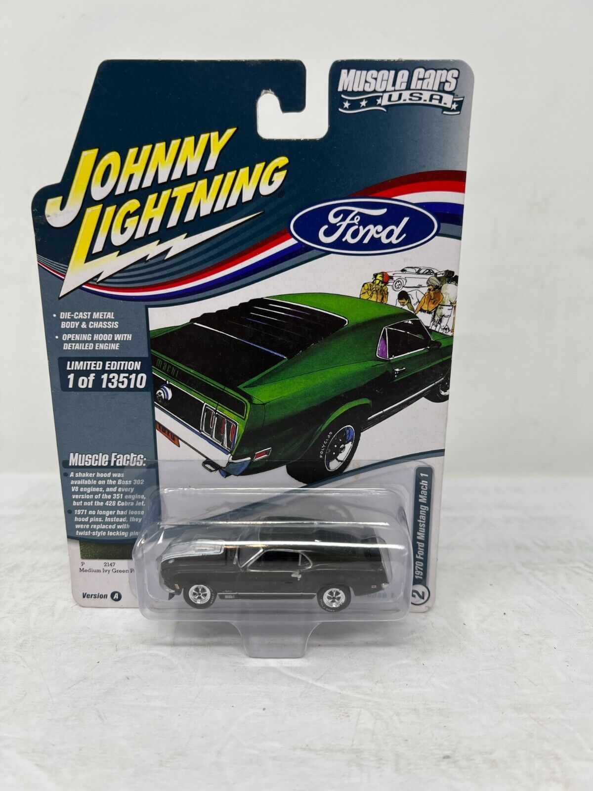 Johnny Lightning Muscle Cars U.S.A. 1970 Ford Mustang Mach 1 1:64 Diecast