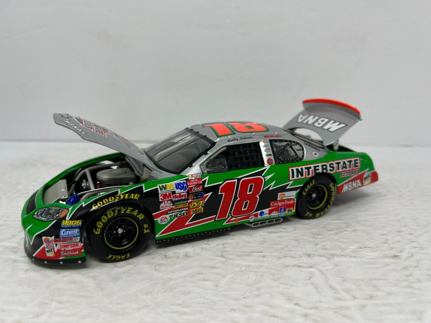 Action Nascar #18 Bobby Labonte Interstate Victory Lap GM Dealers 1:24 Diecast