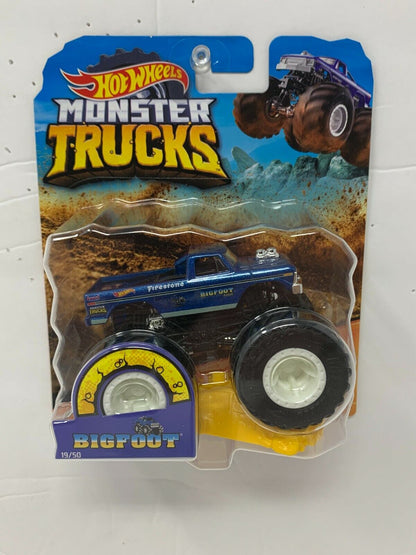 Hot Wheels Monster Trucks Bigfoot 4x4x4 1:64 Diecast