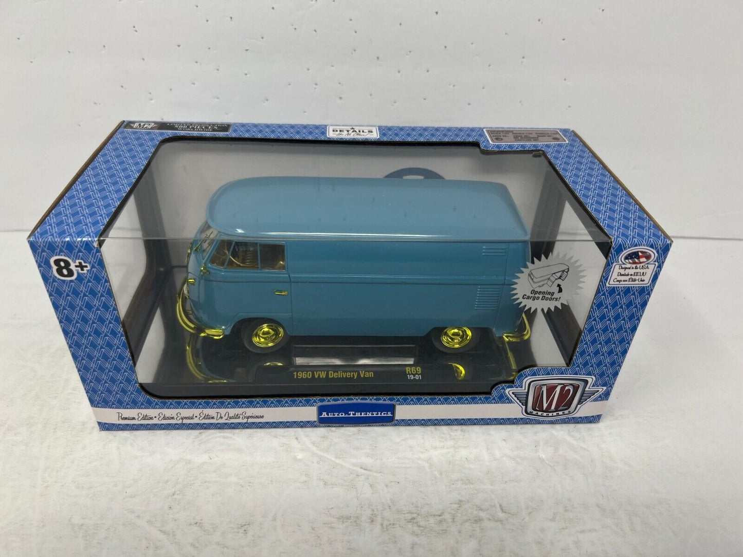 M2 Machines CHASE Auto-Thentics 1960 VW Delivery Van R69 1:24 Diecast